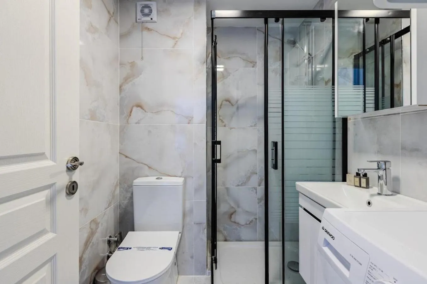 Апартаменты Cozy New Penthouse 1Bd Nisantasi Terrace Gem! #334 Стамбул 0*,