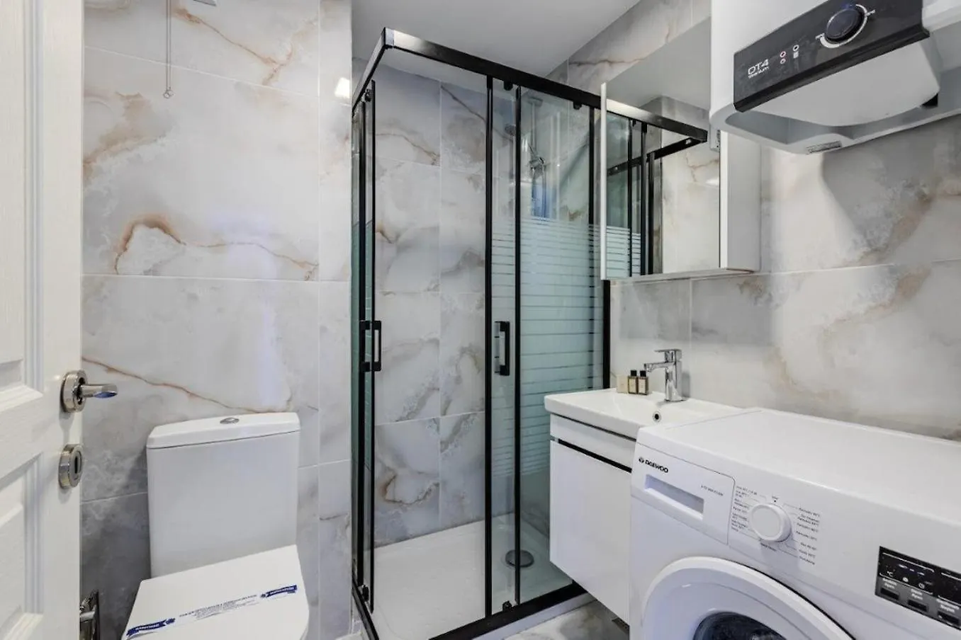 Апартаменты Cozy New Penthouse 1Bd Nisantasi Terrace Gem! #334 Стамбул Турция